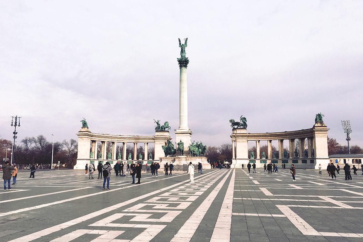 Budapest zu Fuß erkunden Heldenplatz